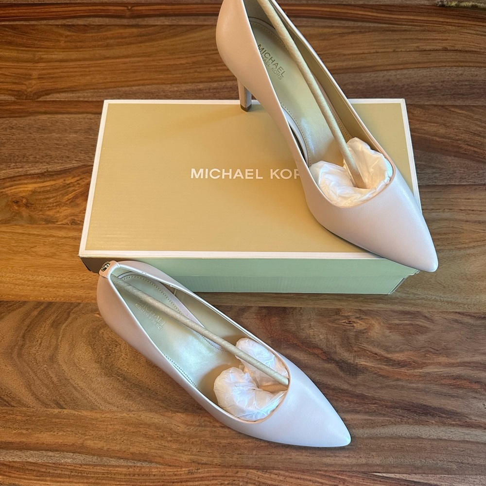 Michael Kors Dorothy Flex Pump Leather Soft Pink Pump